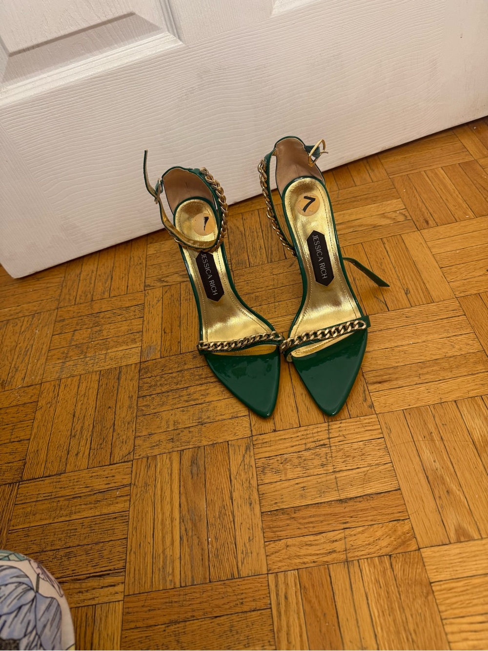 Jessica rich Green Patent Pointed-Toe Chain-Heel Sandals